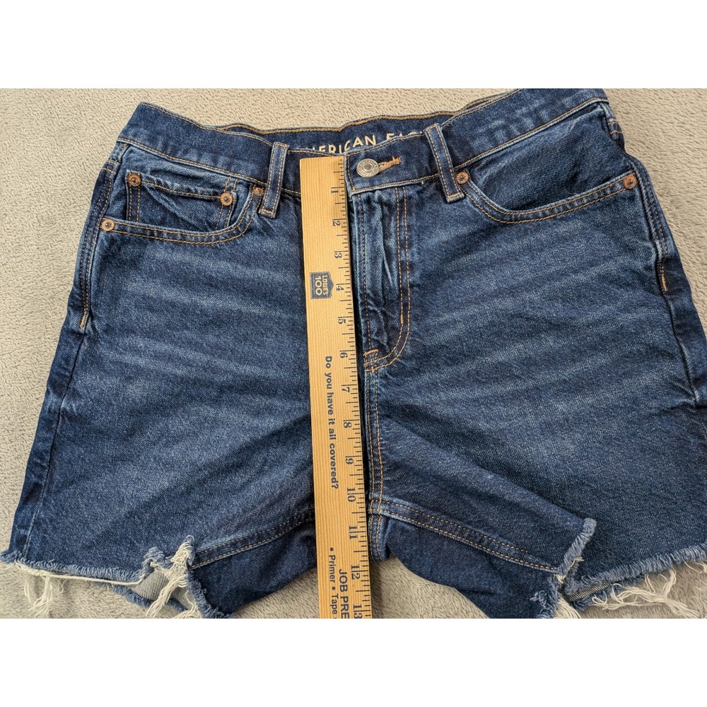 American Eagle Relaxed Denim Shorts Dark Wash Frayed Hem Strigid Womens Size 4 - Picture 9 of 12